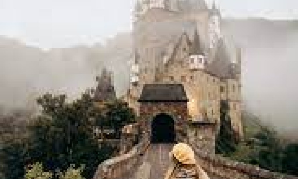 Wandering Souls: Embracing the Solo Traveler's Odyssey