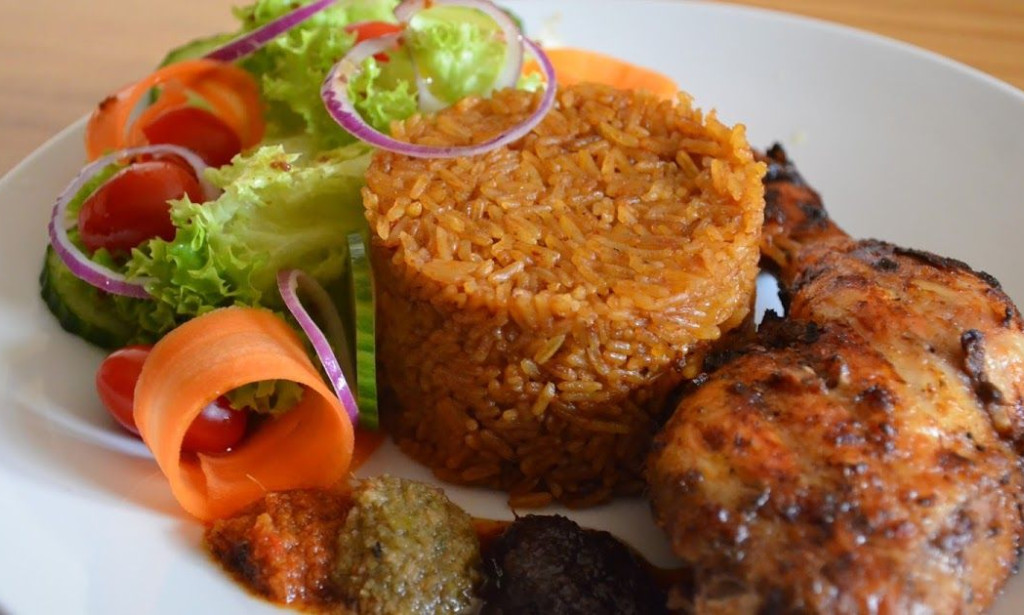 Beginner's Guide to Cooking Nigerian Jollof Rice ( A Step-by-Step Guide )