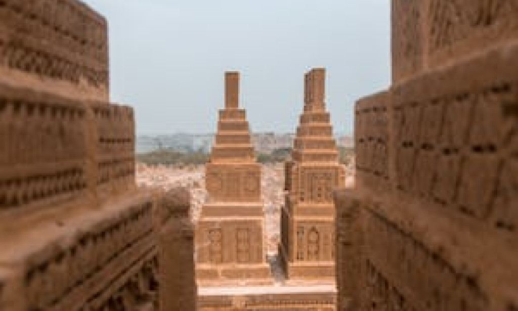 Uncovering the Secrets of Mohenjo-daro: An Excursion into Old Indus Valley Progress