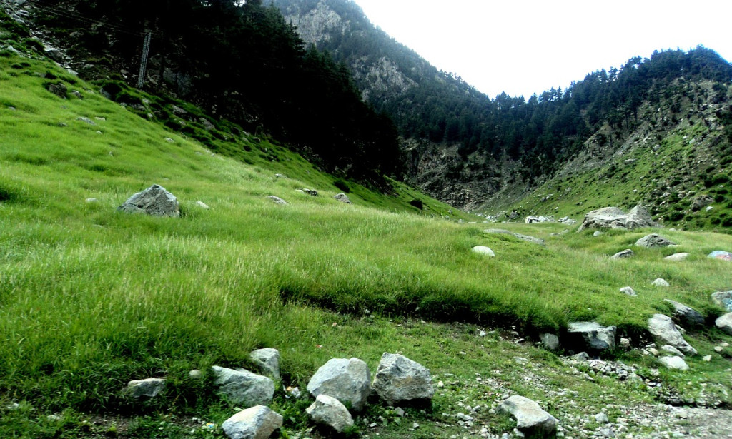 Exploring the Enchanting Beauty of Kalam Valley in Pakistan,a beautiful place in Pakistan