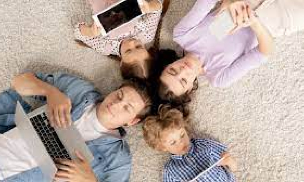 Handling Display Screen Time for Kids: Balancing Engagement and Healthy Limitations