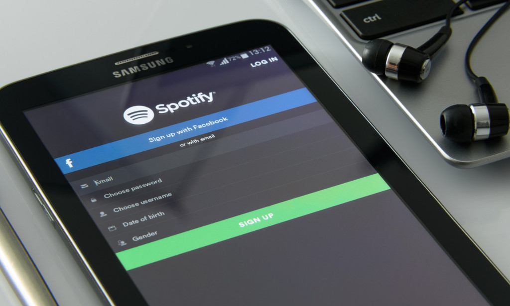 Revolutionizing the Soundwaves: Spotify's AI DJ Technology and the Future of Music