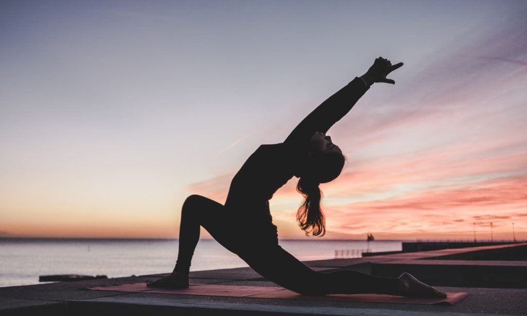 Dynamic Balance: Uniting Fitness and Yoga for Total Wellness