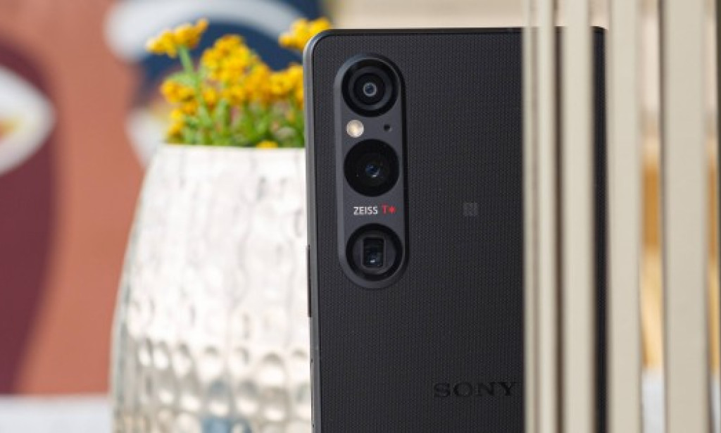Sony Xperia 1 V Review: Elevating the Standards of Mobile Imaging and Media
