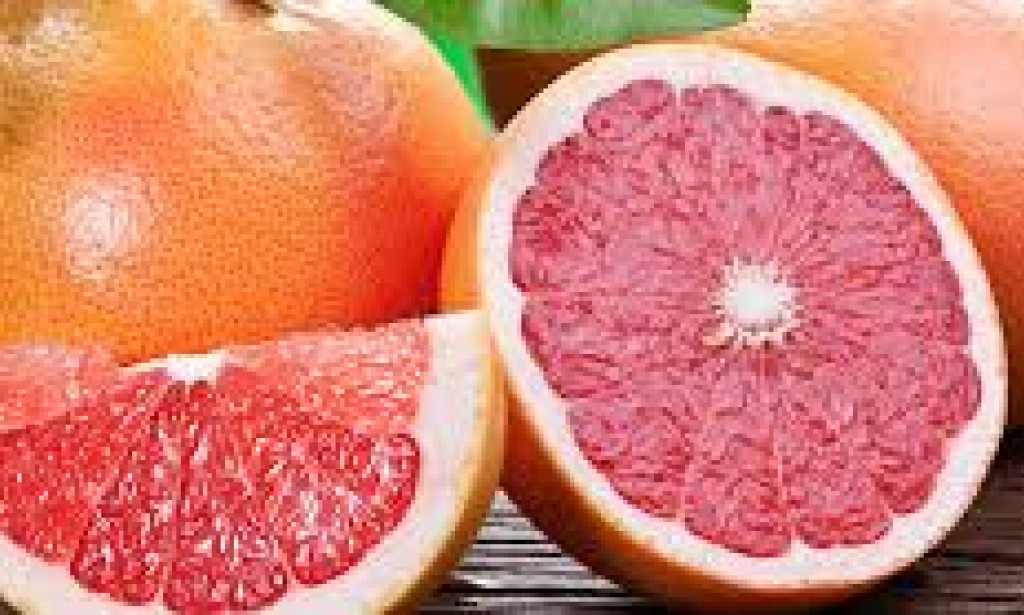 Grapefruit Juice: Health Benefits, Potential Risks, and Nutritional Insights