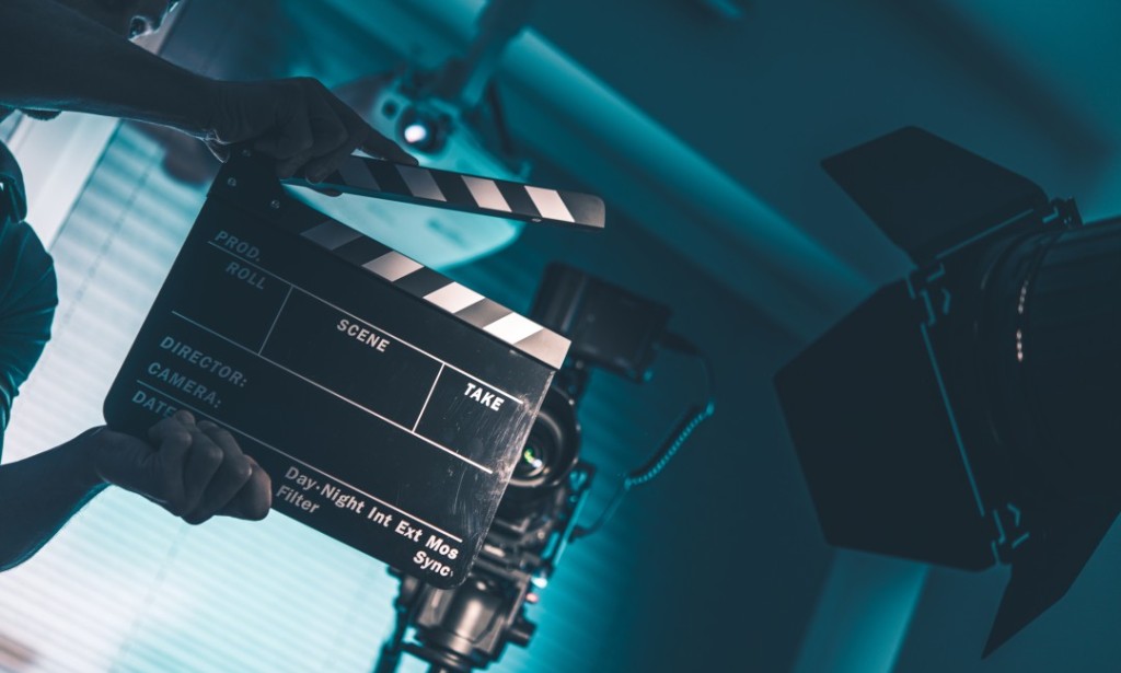 "The Art of Cinematography: How Visual Storytelling Brings Film to Life"