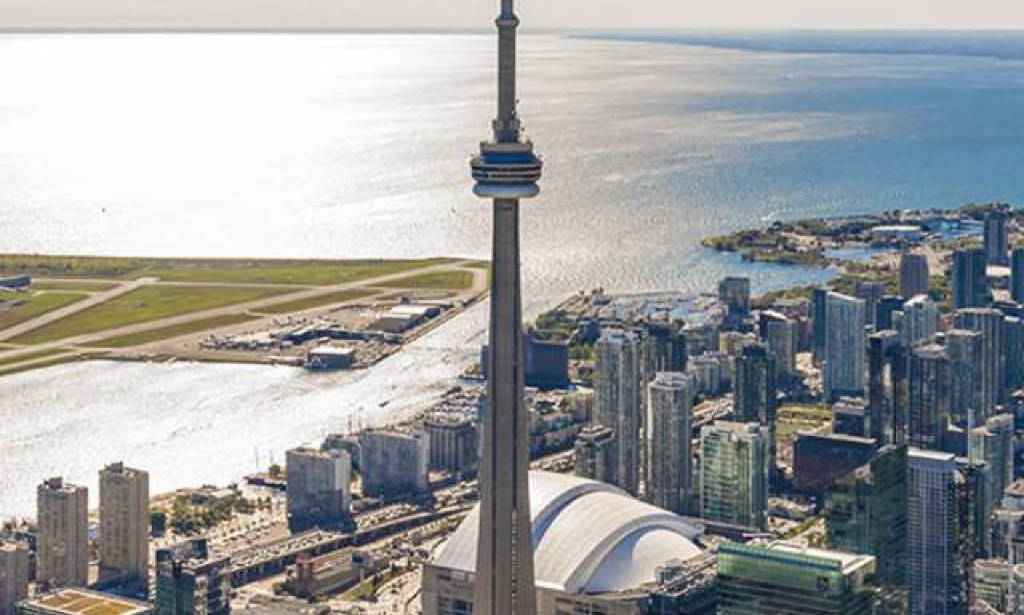 From the CN Tower to Kensington Market: Toronto’s Top Attractions