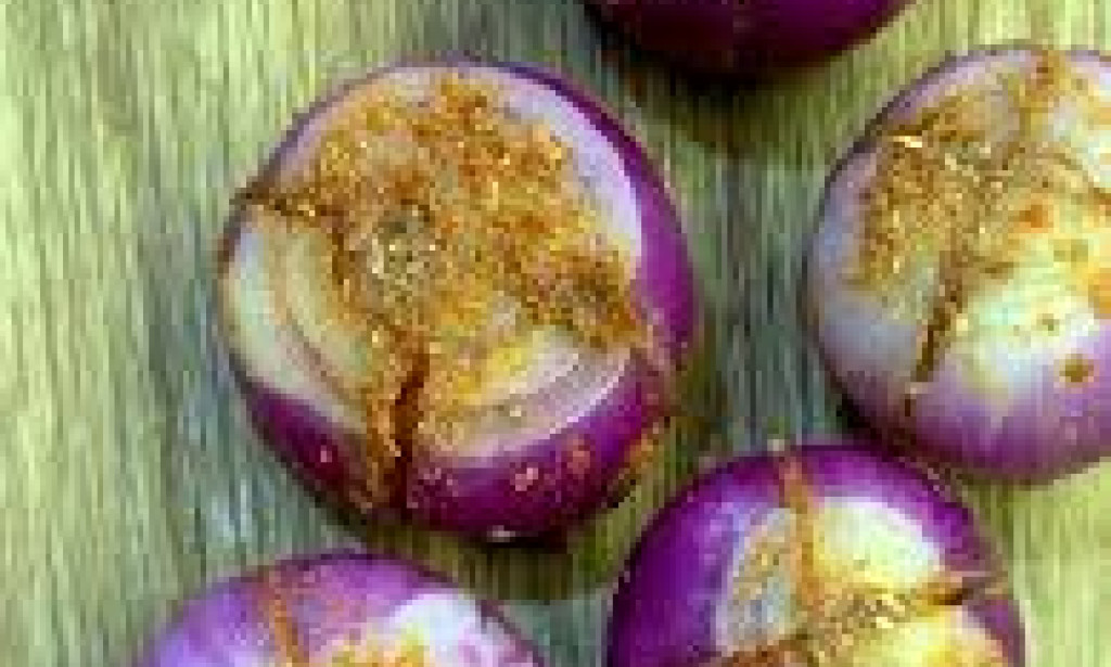 Enjoy Crispy Onion Pakoras: A Flavorful Delight chickpea flour, and spices.