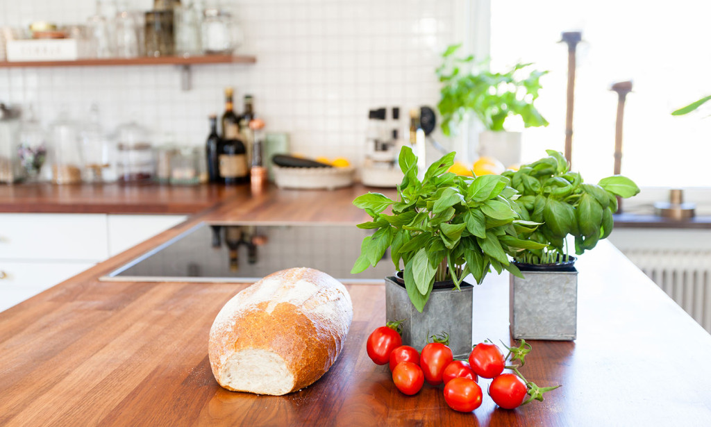 Kitchen Hacks: Easy Tricks to Make Cooking Faster and Easier