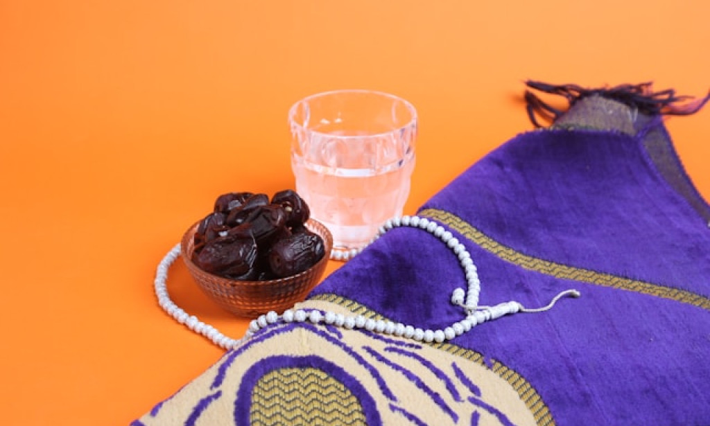 How Fasting Cultivates Self-Discipline: A Path to Mental and Spiritual Strength