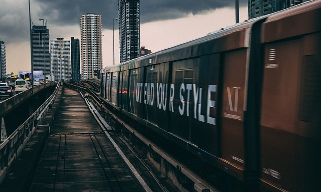 "Revolutionizing Industries: What is Pioneering Technology?"