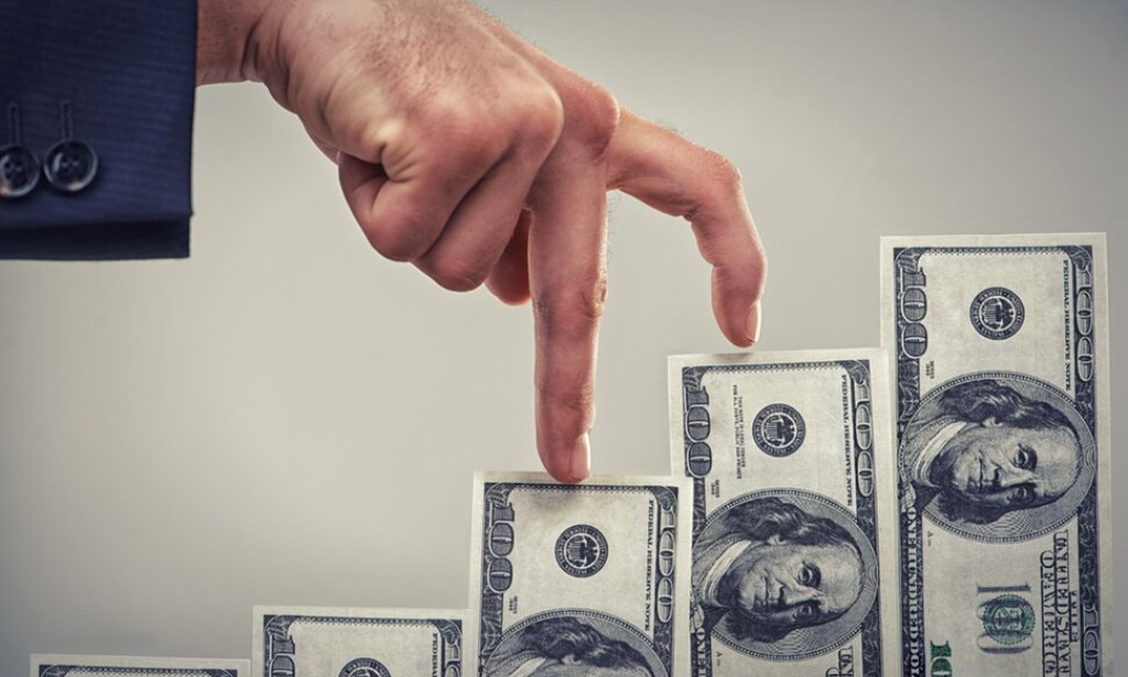 Smart Investing in 2025: Where to Start With $100 for future wealth accumulation.