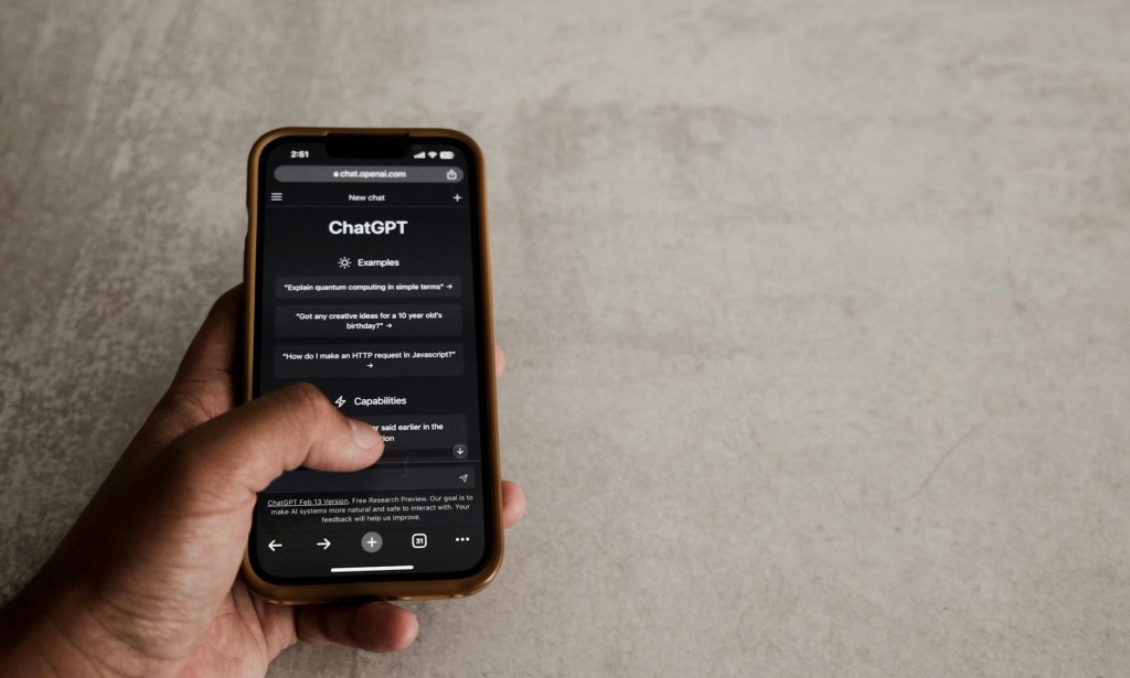Best ChatGPT Alternatives 2026: Top AI Chatbots for Coding, Writing & Research