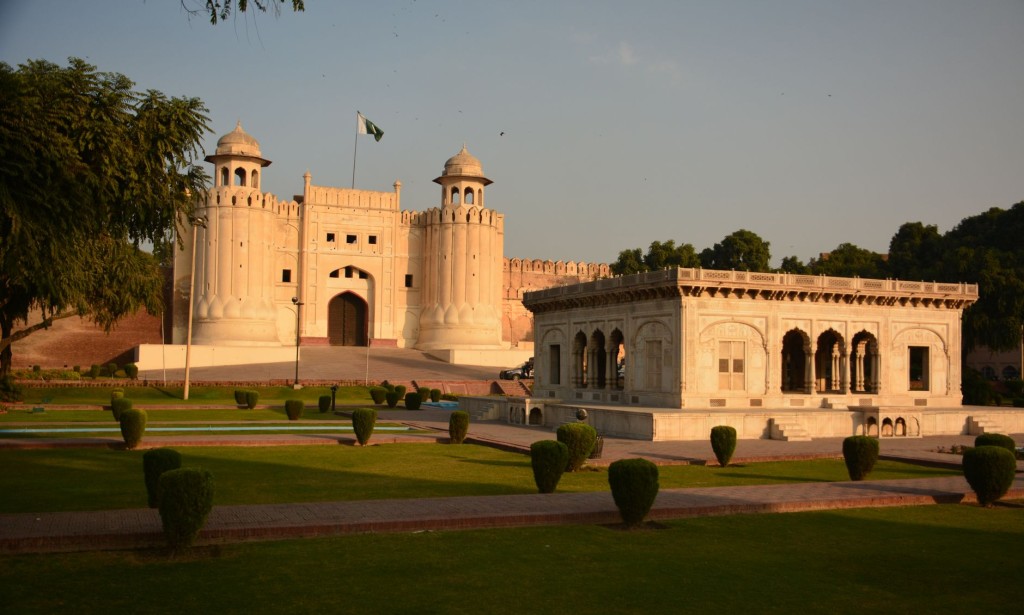 The Haunting of Shahi Qila: A Lahore Horror Story   Lahore, the heart of Pakistan, is known for its rich history, vibrant culture, and mesmerizing Mughal architecture.