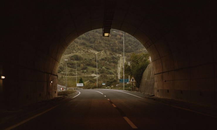 The Haunting of Kohat Tunnel: A Real-Life Horror Story from Pakistan   Pakistan has many historical sites and locations with eerie tales of supernatural occurrences. Among them, the Kohat Tu