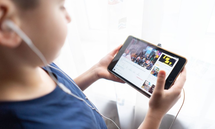 How People Make Money Watching Videos Online Today