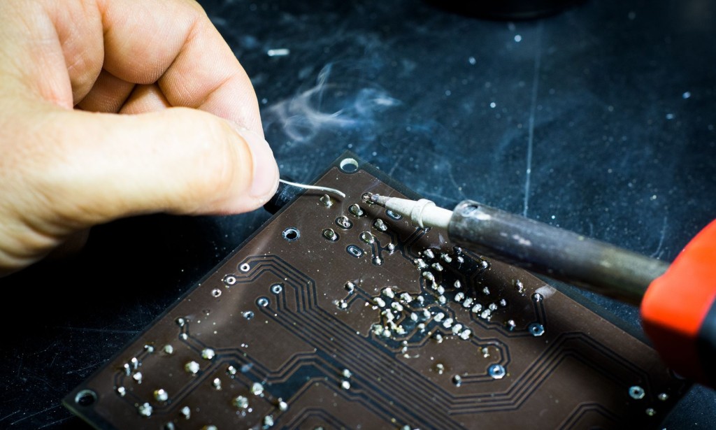DIY Tech Projects: Fun and Useful Daily Life Hacks You Can Try Today