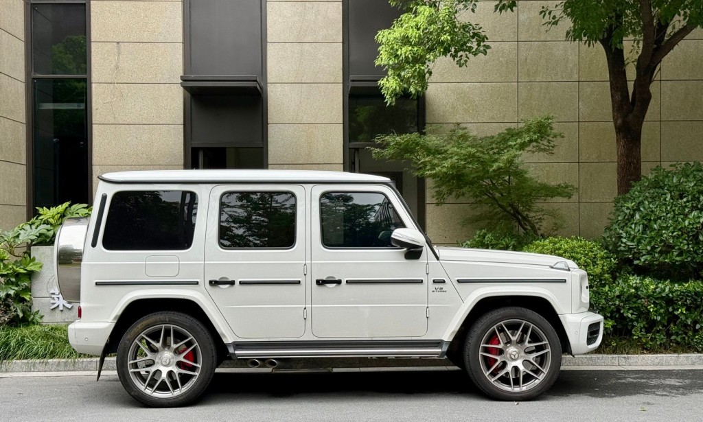 Some cars owned by Famous Pakistani Cricketers