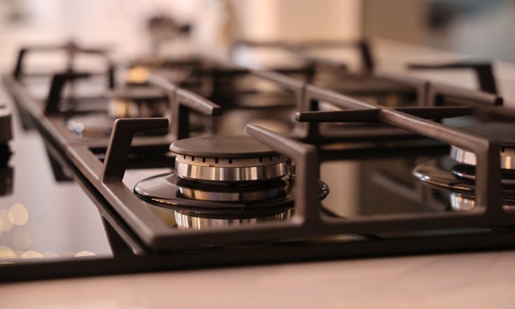 Gas vs. Electric Stoves: Which One is Right for You?