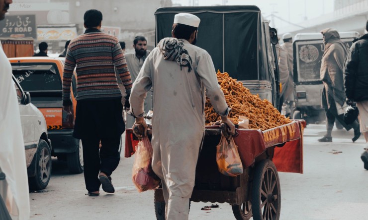 7 Healthy Vegetarian Street Food Options to Try Today In Pakistan's lively streets, a tasty journey awaits. More people are trying plant-based street food. We're excited to share 7 healthy v