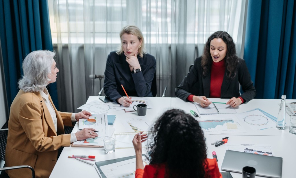 Modeling Integrity: How Leaders Lead by Example and Inspire Ethical Behavior