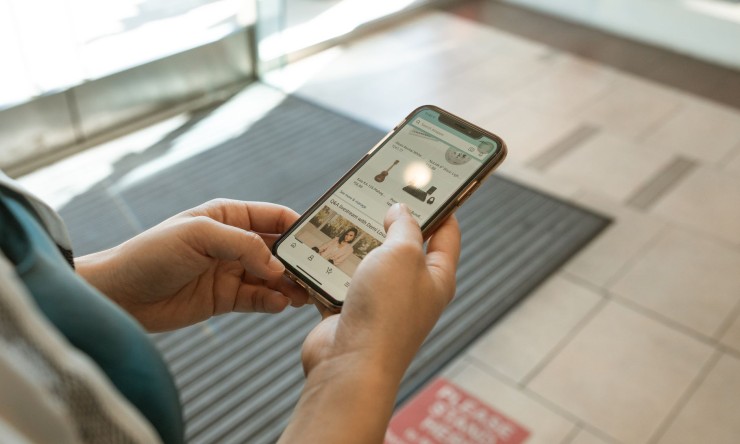 Leveraging AI for Personalization in E-Commerce: Strategies for Higher Conversion Rates