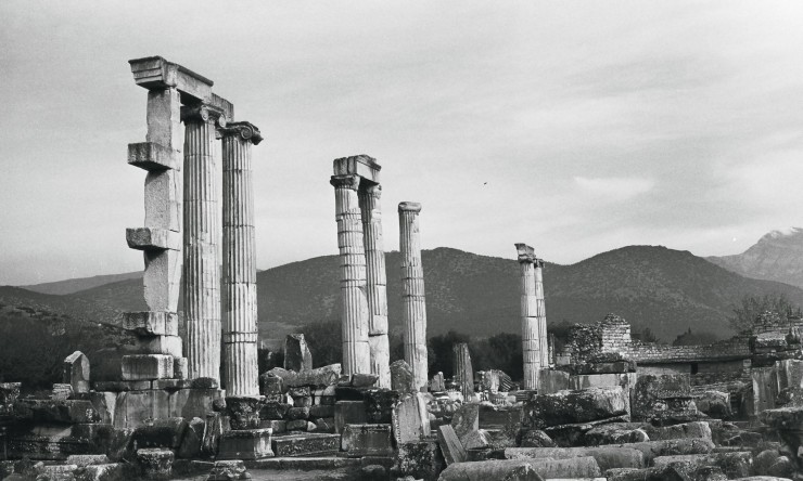 Time Travelers Wanted: 7 Wildly Cool Historical Spots You Can Actually Visit (Without Going Broke)