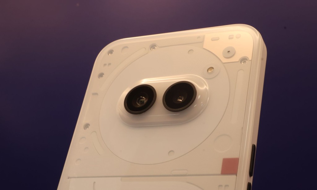 Nothing Phone (2): An Icon of Minimalist Aesthetic and Cutting-Edge Tech"