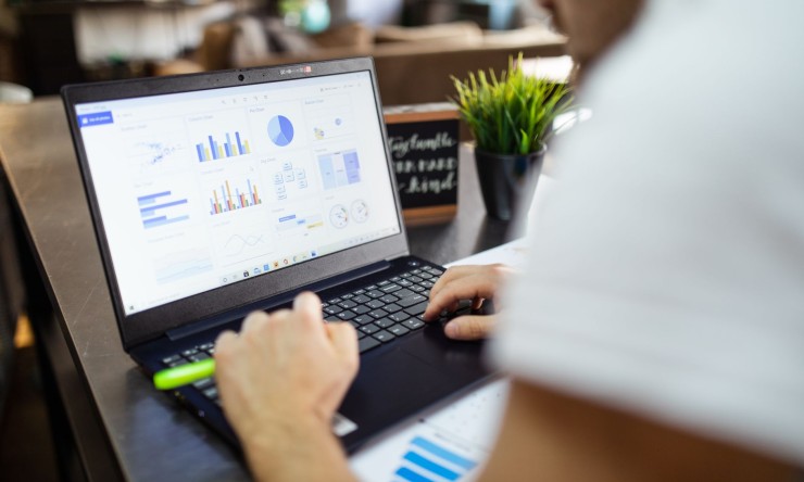 "Top 5 Free Marketing Tools for Beginners in 2025"strategies without financial investment.