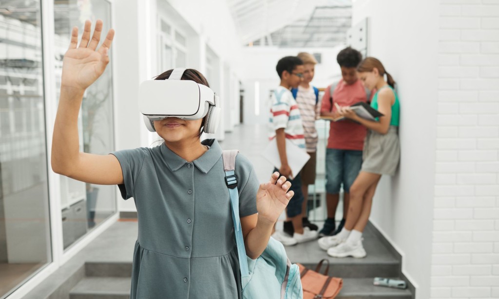 Exploring Virtual Reality in Education: Transforming the Learning Experience