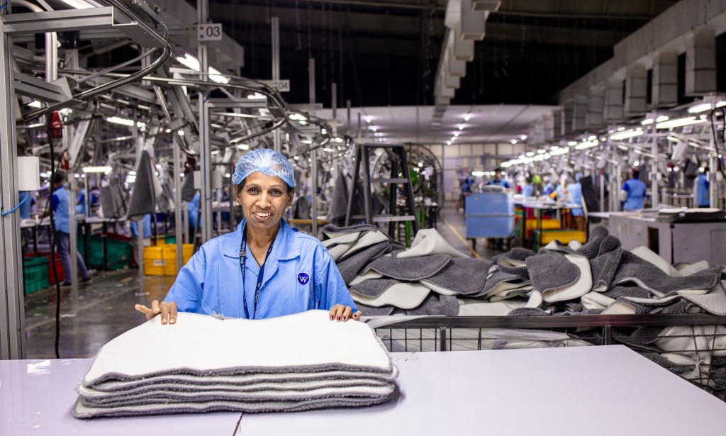Uraan Pakistan: A Five-Year Economic Transformation Plan The government has introduced "Uraan Pakistan" (Rising Pakistan), a five-year National Economic Transformation Plan designed to achi