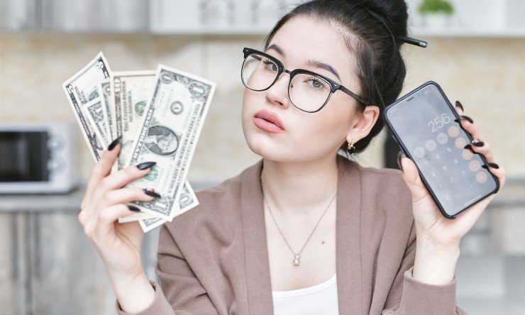 "Smart Investing in 2025: Where to Start With $100"and investing wisely.