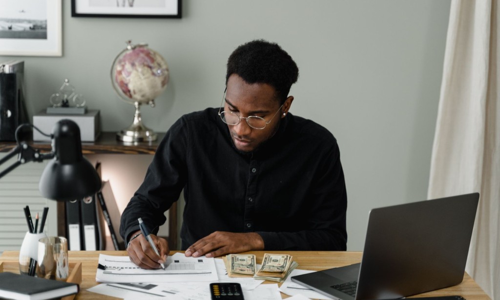 Best Budgeting Tips for Young Professionals in 2025 secure financial future.