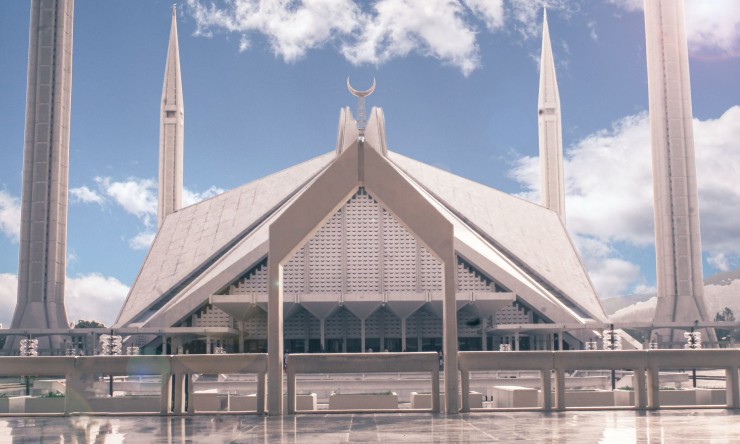 Faisal Mosque: A Symbol of Architectural Grandeur and Spiritual Serenity