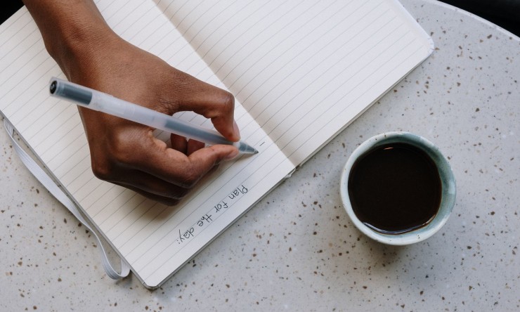 Streamlining Your Daily Routine: Practical Life Hacks for Productivity and Efficiency