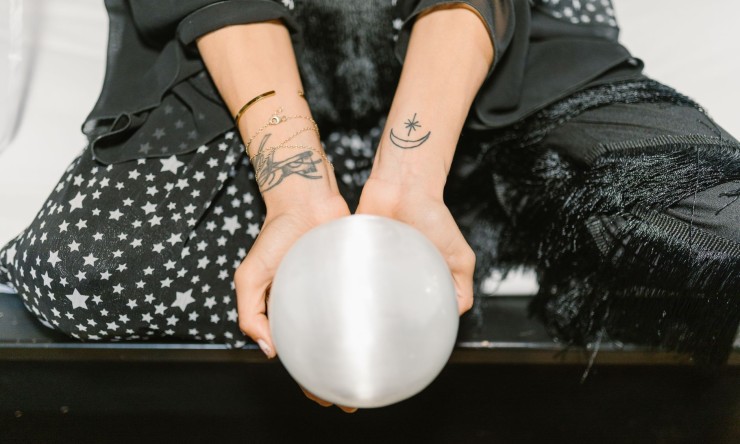Crystal gazing and the Paranormal: Investigating the Magical Connection