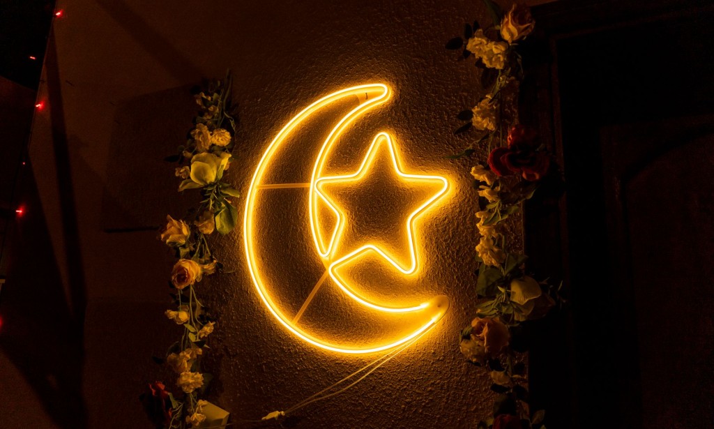 The Significance of 1st Ramazan: A Day of Blessings and Renewal   The first day of Ramazan (or Ramadan) is a momentous occasion for Muslims around the world.