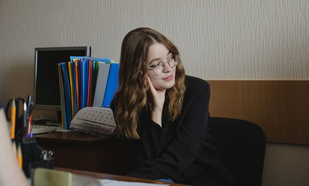 8 major disadvantages of sitting Still, Soundless and Mute: