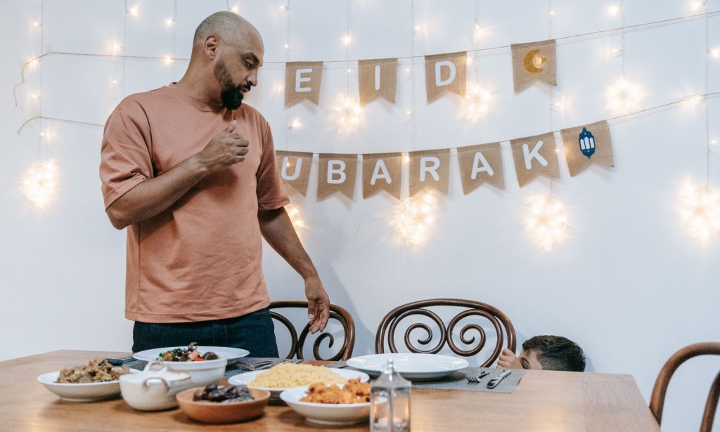 Eid-ul-Fitr in Pakistan: A Celebration of Joy and Togetherness Eid-ul-Fitr is one of the most significant religious festivals celebrated by Muslims in Pakistan and around the world.