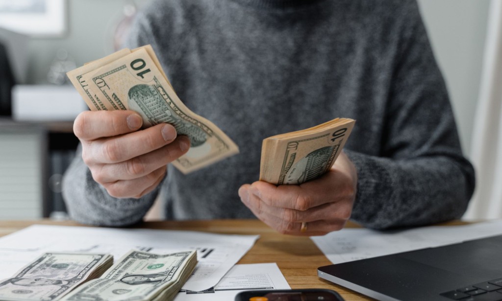 Master Your Finances with These 10 Effective Budgeting Tips