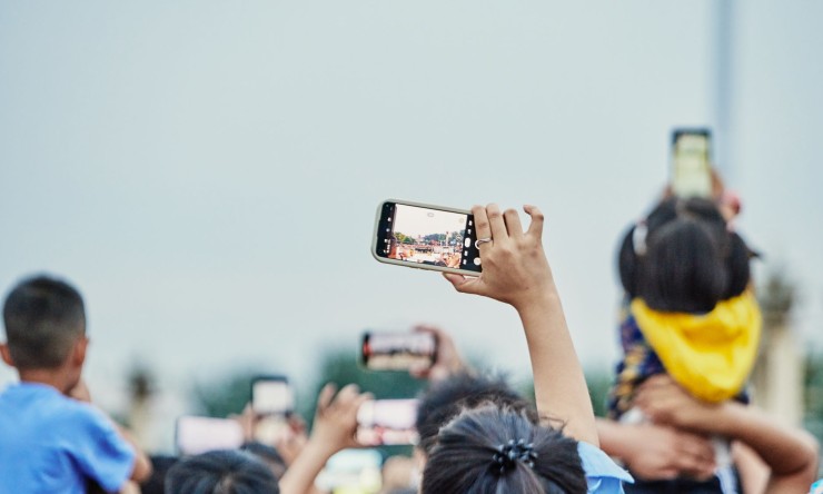 Role of social media in society change