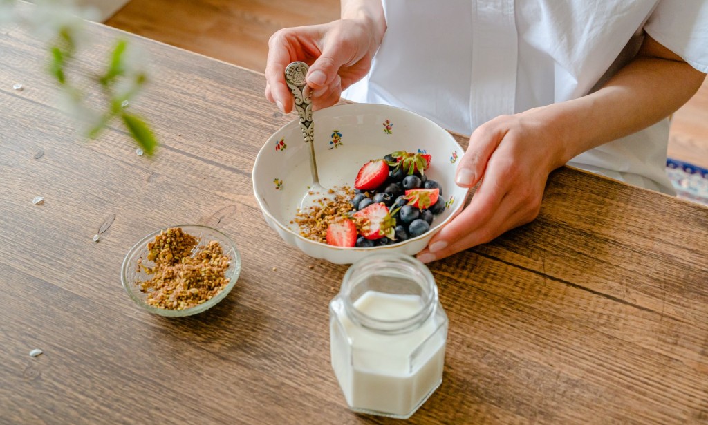 Benefits of yogurt for human health and common practices to do when unwell