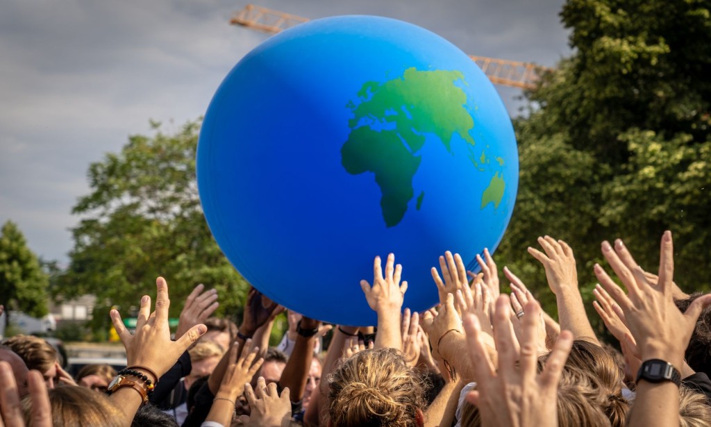 Exploring Cultural Fusion: The Global Impact of Cross-Cultural Influences