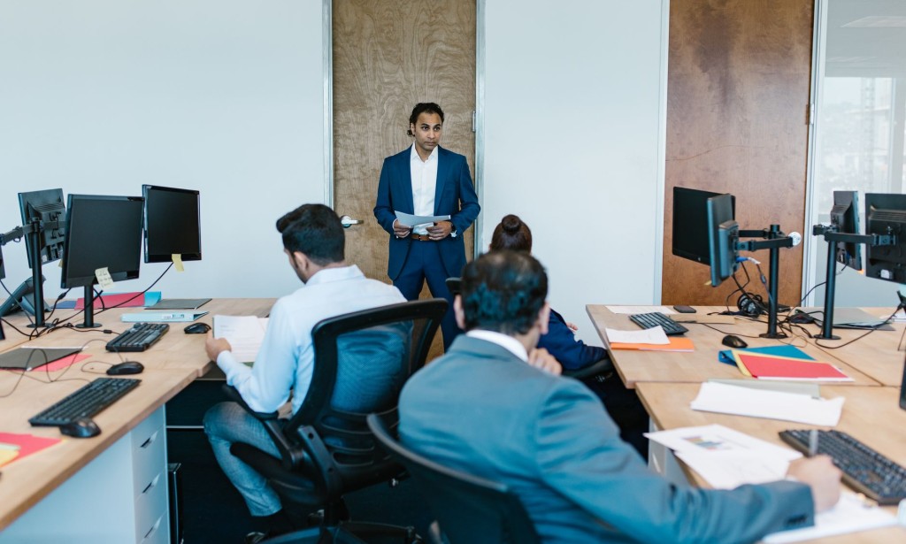 How HR Software in Pakistan Helps in Compliance with Labor Laws