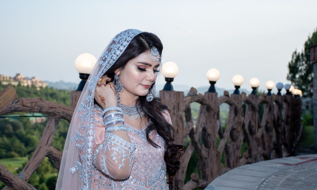 7 Expert Tips for Sound Hair for bride to-Be As your big day draws near, accomplishing brilliant and solid hair turns into a first concern.