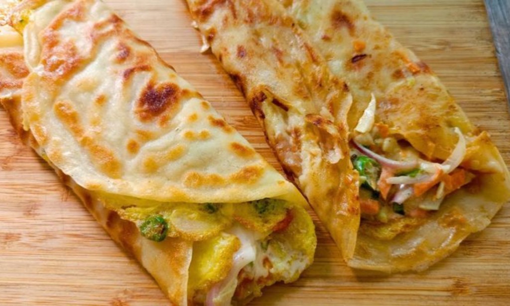 Easy Homemade Chicken Cheese Paratha Rolls Recipe