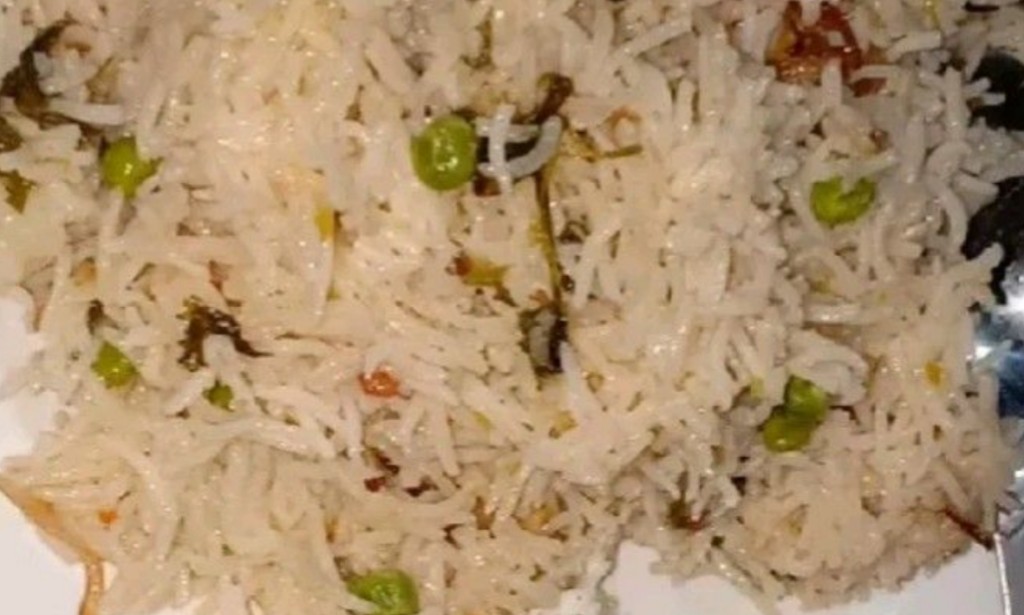 Easy Pakistani Matar Pulao Recipe – Flavorful Peas Pulao at Home