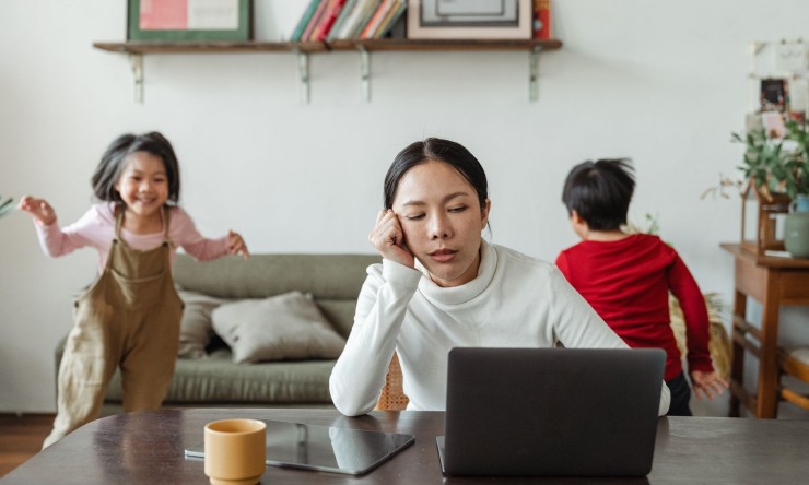 Balancing Act: The Work-from-Home Mom's Journey to Financial Flourish