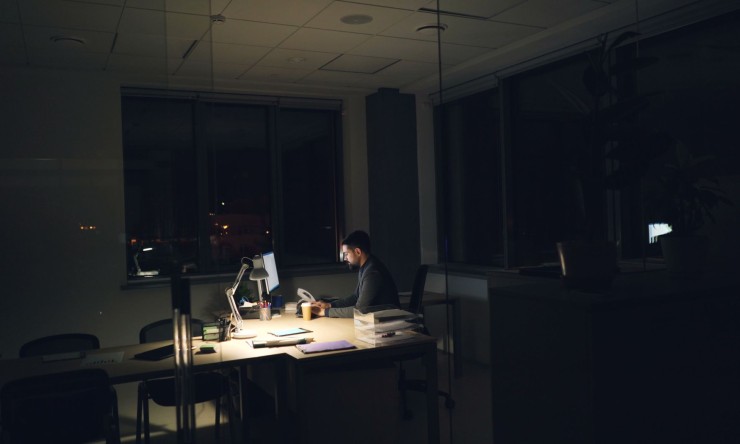 Identifying the Impact of Snoozing Overdue at Night and Waking Up Overdue Within the Morning on Health and Productiveness Advent